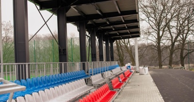 Modernizacja stadionu w Chobieni na ostatniej prostej